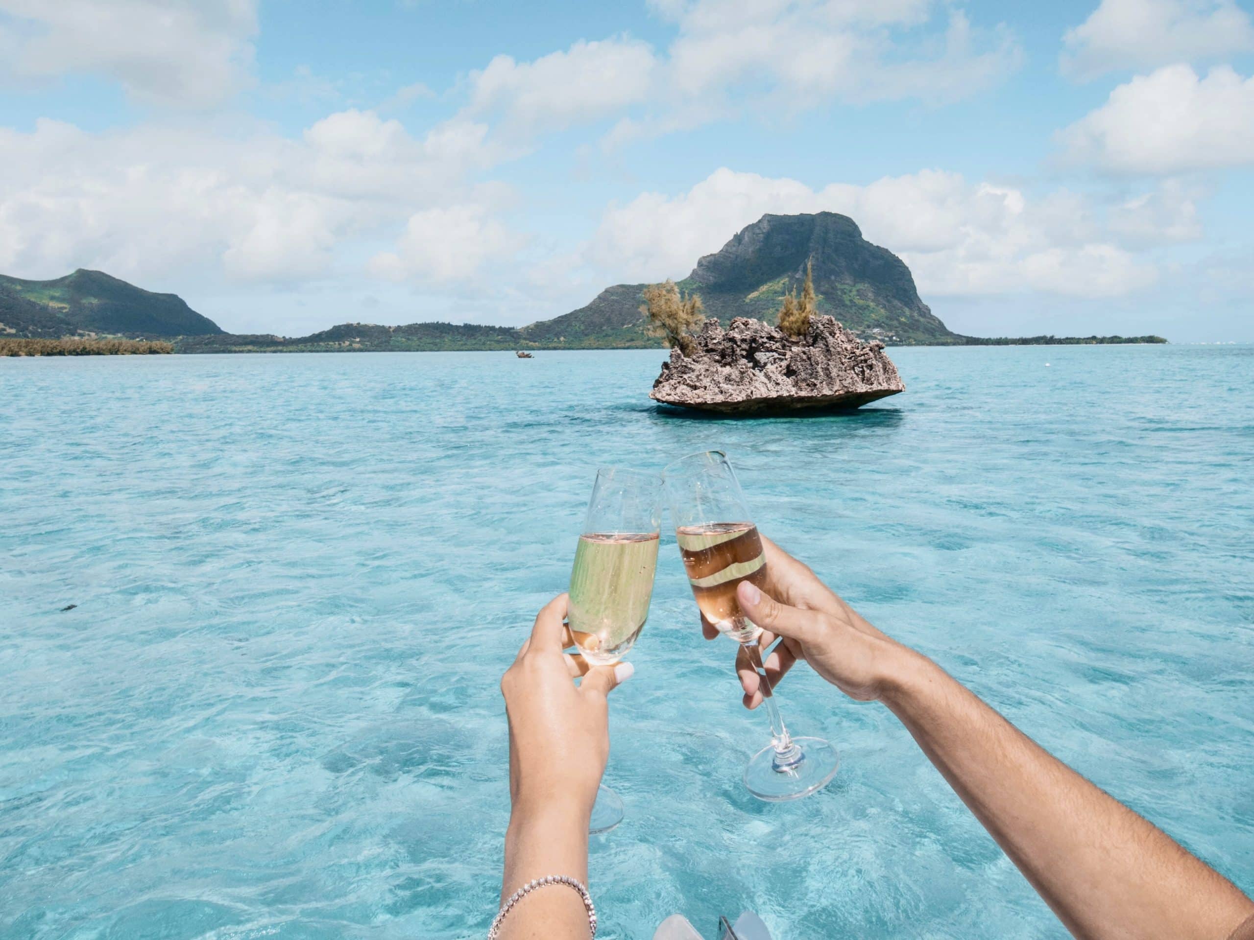 3EBDC735-6F6C-4485-9A11-6A1FADC20D8E